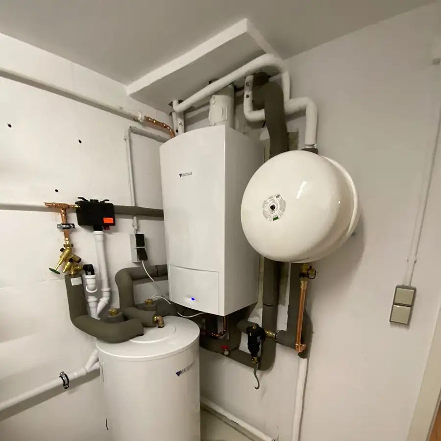 Solarthermie_Brennwertheizung_Heizung_Apensen_Horneburg_Dollern_Husmann_Dreier_GmbH