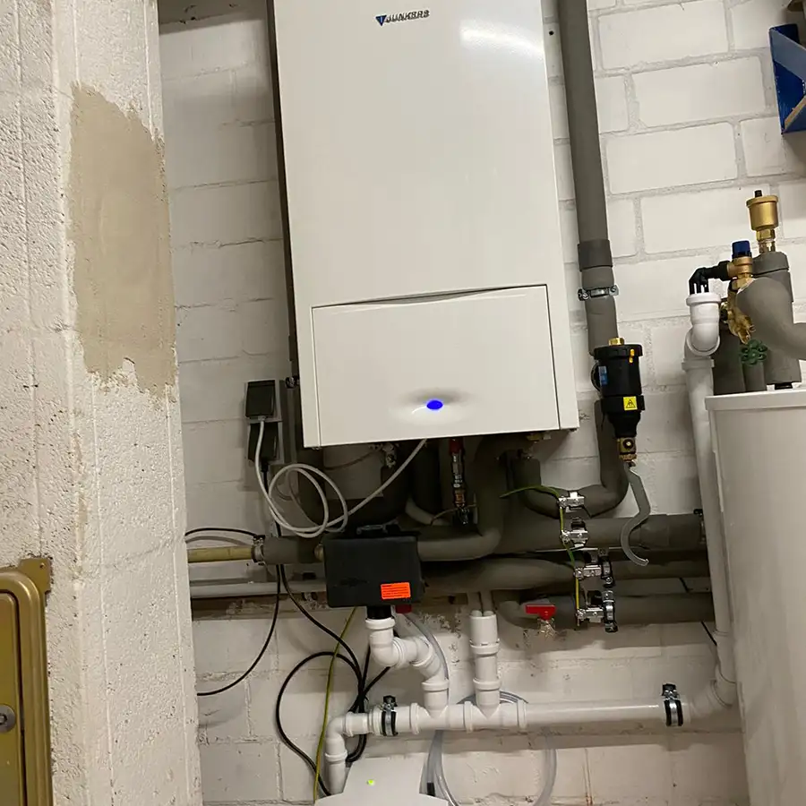 Waermepumpe_Solarthermie_Heizung_Hamburg-Harburg_Neuenfelde_Dammhausen_Husmann_Dreier_GmbH